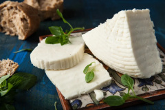 Сыр "Адыгейский" мягкий 45%, кусок 220-350 гр.