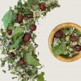 Травяной чай с шиповником и листом смородины