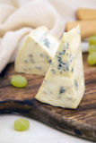  Сыр Горгонзола с благородной голубой плесенью 50%  вес