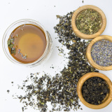 Травяной чай с мятой и лавандой