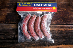 Купаты из оленины с брусникой