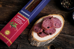 Колбаса сырокопченая с брусникой "Северная"